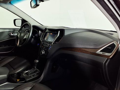 Used 2017 Hyundai Santa Fe Sport image 9