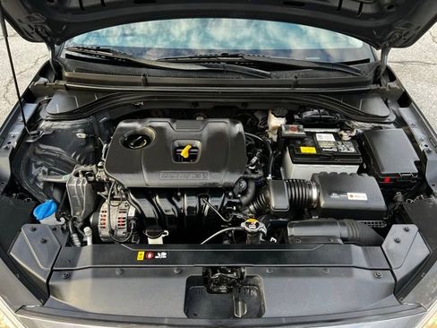 Used 2019 Hyundai Elantra SE image 43