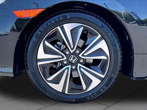 Used 2018 Honda Civic EX-L image 10