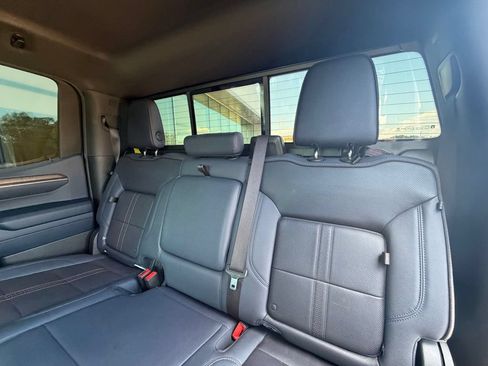 Used 2023 Chevrolet Silverado 1500 High Country w/ High Country Premium Package AWD/4WD image 23