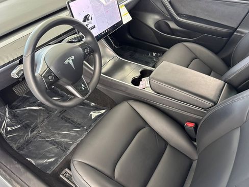 Used 2020 Tesla Model 3 Standard Range Plus RWD image 5