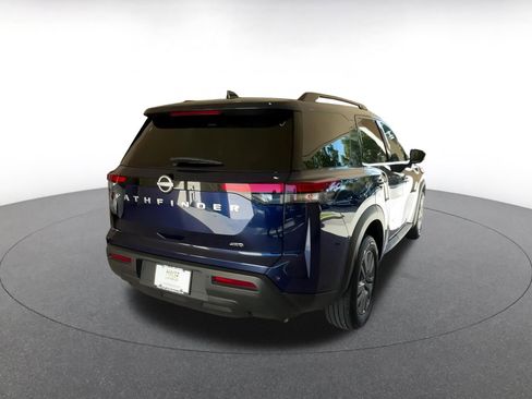 Used 2025 Nissan Pathfinder SV image 14