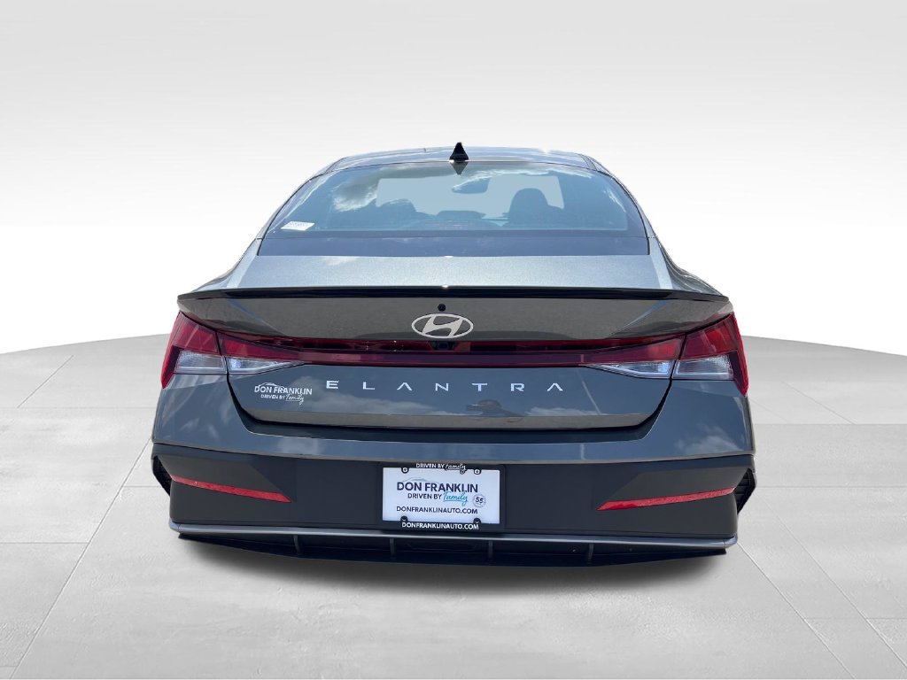 Used 2025 Hyundai Elantra Sport w/ Cargo Package FWD image 4