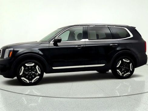 Used 2025 Kia Telluride S FWD image 8