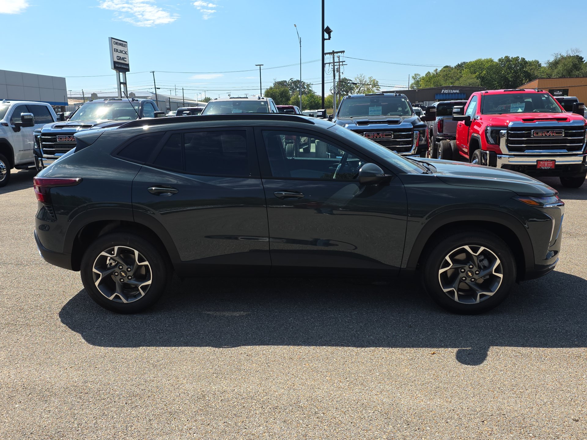 New 2026 Chevrolet Trax LT w/ Driver Confidence Package FWD image 9