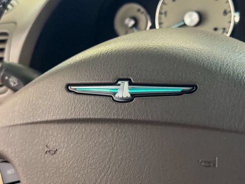 Used 2005 Ford Thunderbird 50th Anniversary RWD image 39