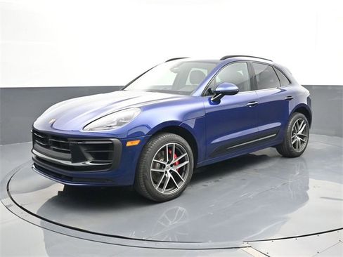 Certified 2023 Porsche Macan S image 1