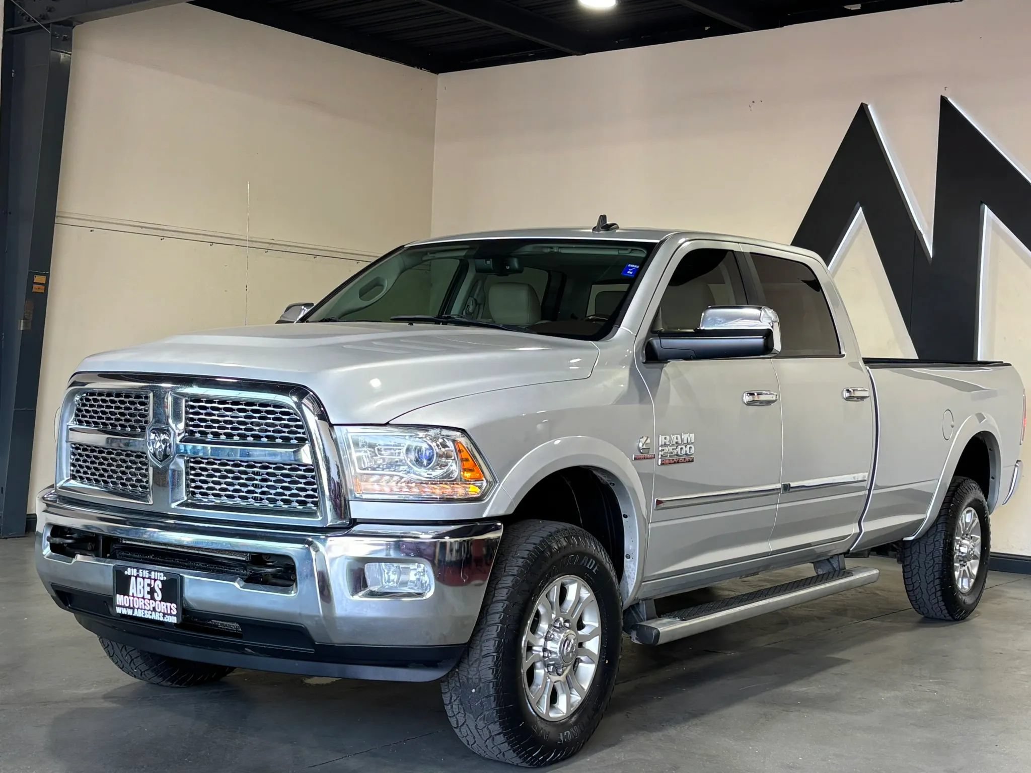 Used 2015 RAM 2500 Laramie w/ Convenience Group AWD/4WD image 1