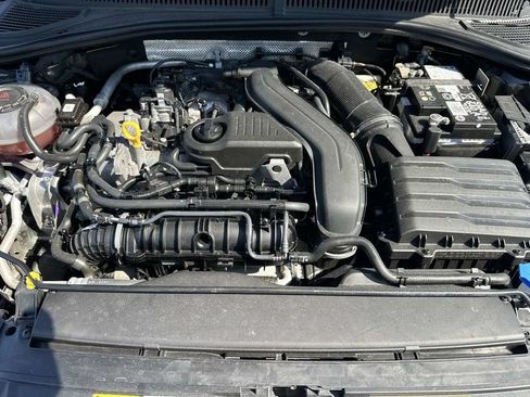 Used 2024 Volkswagen Jetta SE FWD image 11