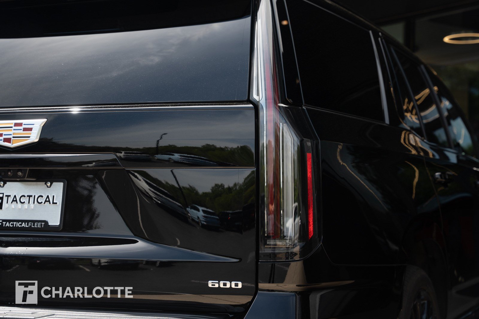 Used 2025 Cadillac Escalade Sport Platinum w/ LPO, Floor Liner Package AWD/4WD image 15