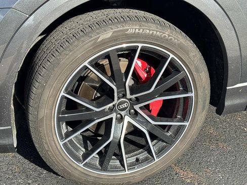 Used 2022 Audi Q8 Premium Plus image 10