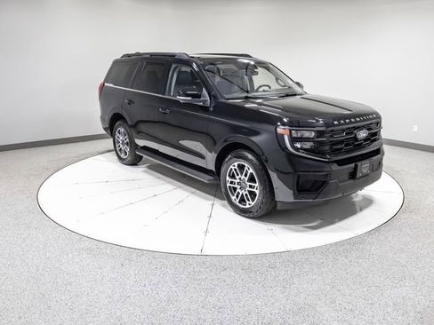 Used 2025 Ford Expedition Active image 31