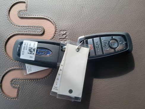 Used 2025 Ford F450 King Ranch w/ Chrome Package image 28