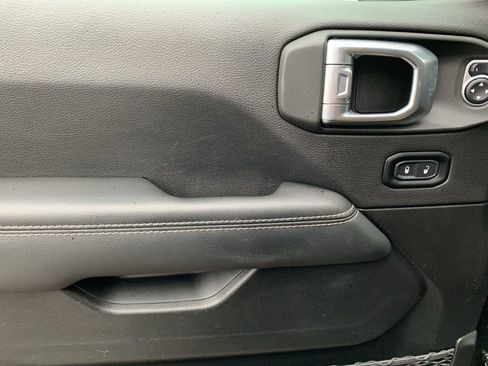 Used 2021 Jeep Wrangler Rubicon image 11