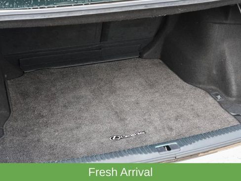 Used 2018 Lexus IS 300 AWD w/ Comfort Package image 9