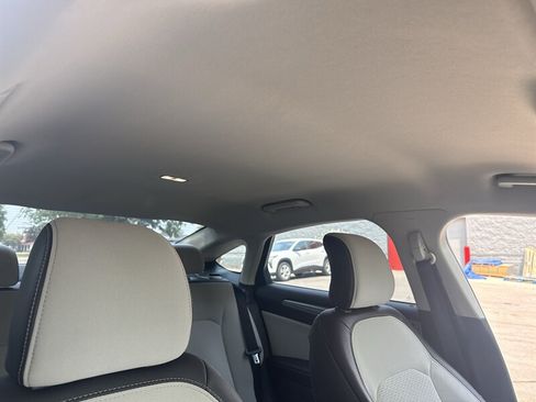 Used 2019 Ford Fusion SE w/ Equipment Group 151A FWD image 24