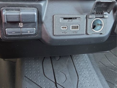 Used 2021 Chevrolet Silverado 1500 LT w/ Texas Edition Plus image 28