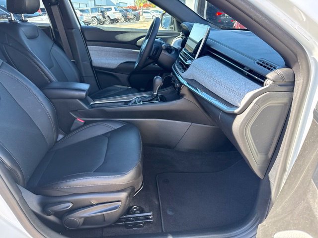 Used 2023 Jeep Compass Latitude AWD/4WD image 28