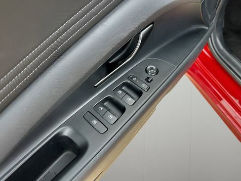 Used 2025 Hyundai Elantra Sport image 10