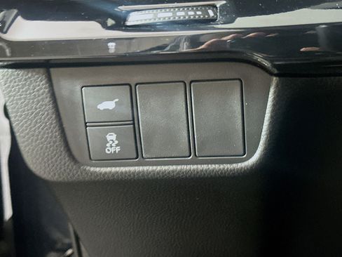 Used 2025 Honda CR-V EX-L image 16