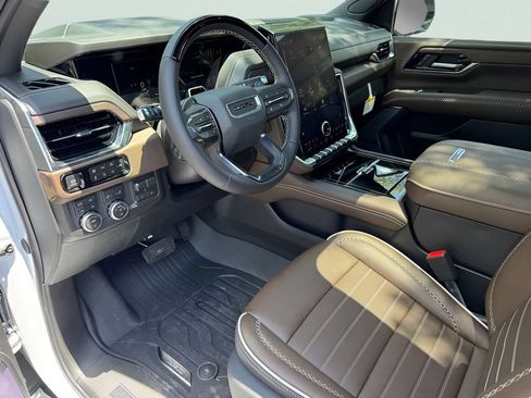 New 2026 GMC Yukon XL Denali Ultimate w/ LPO, Floor Liner Package AWD/4WD image 7