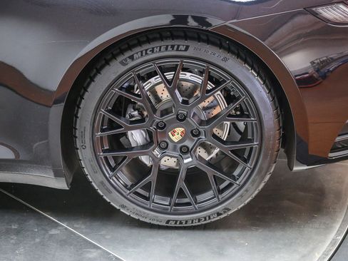 Certified 2023 Porsche 911 Carrera RWD image 15