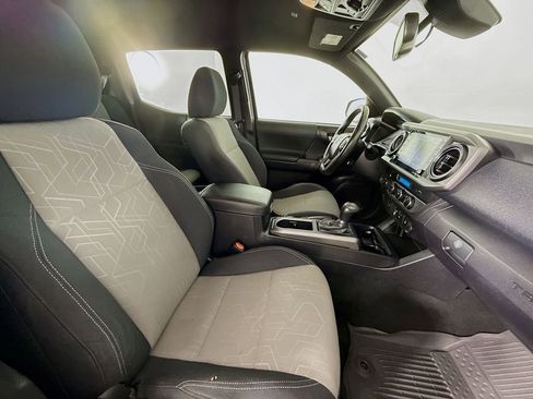 Used 2023 Toyota Tacoma TRD Off-Road image 27