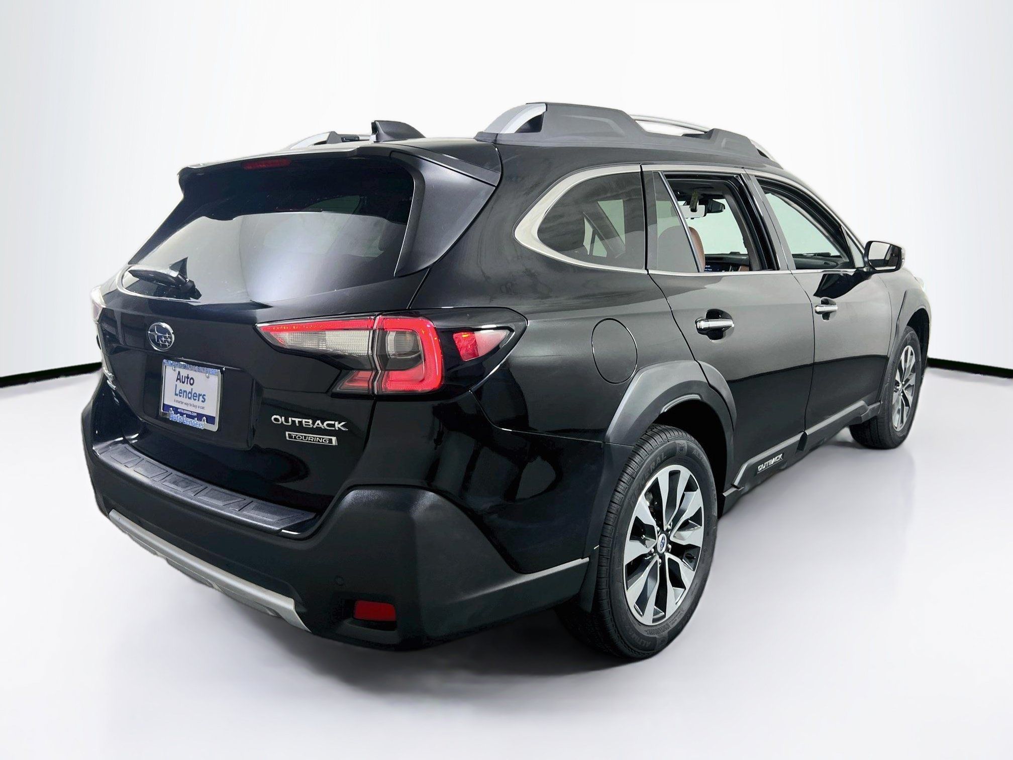 Used 2023 Subaru Outback Touring AWD/4WD image 5