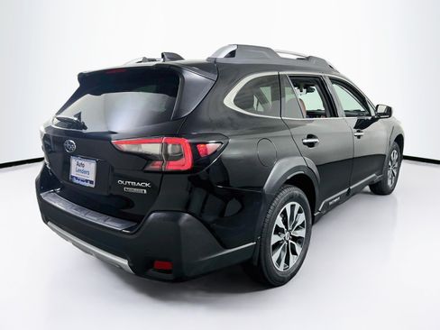 Used 2023 Subaru Outback Touring AWD/4WD image 5