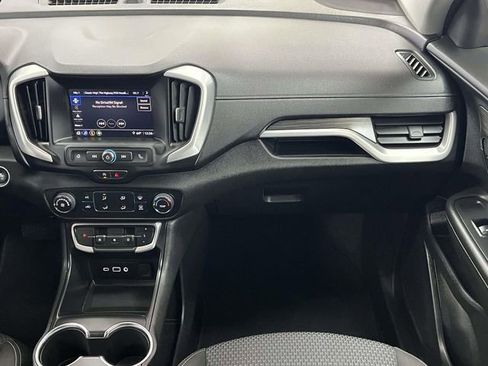 Used 2024 GMC Terrain SLE image 18