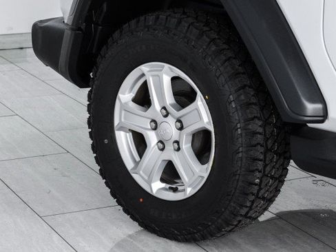 Used 2019 Jeep Wrangler Sport AWD/4WD image 48