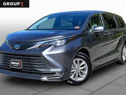 Certified 2025 Toyota Sienna XLE