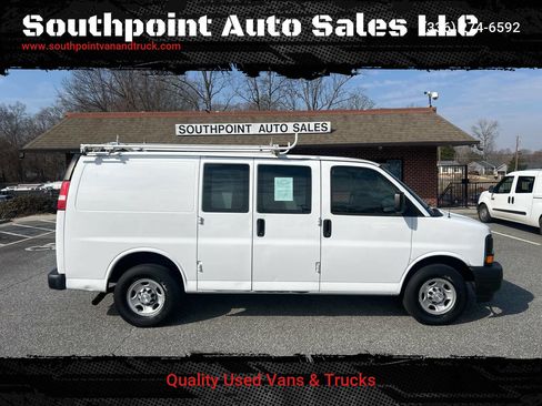 Used 2017 Chevrolet Express 2500 image 1