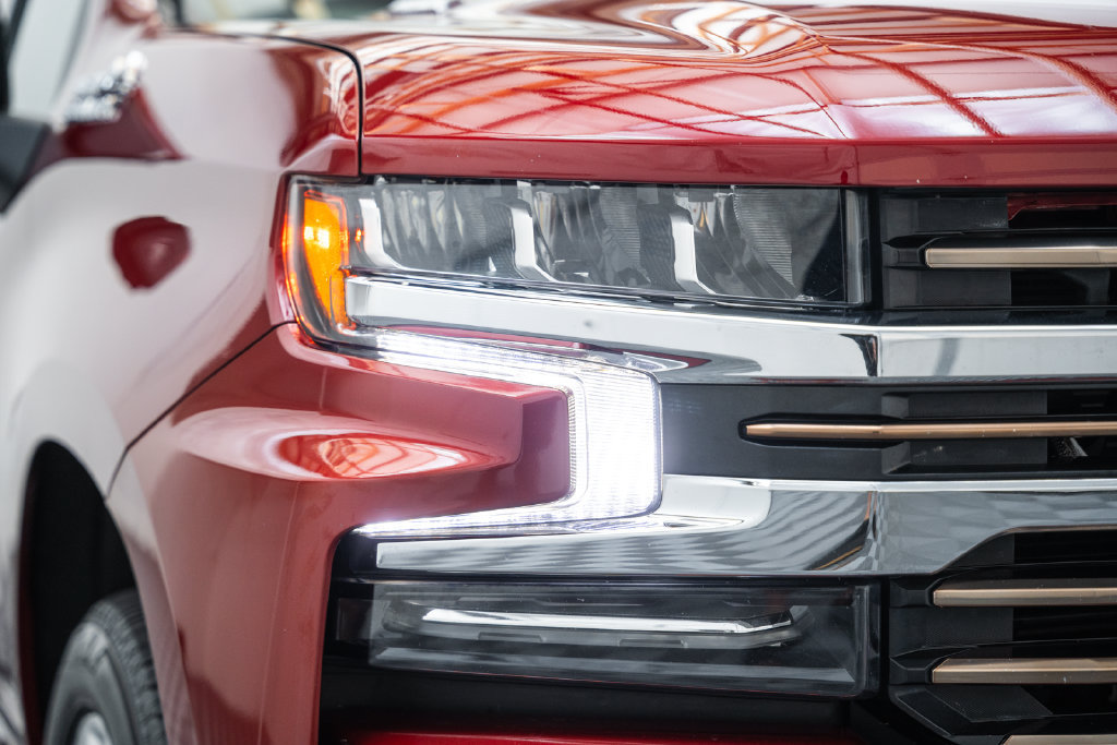 Used 2021 Chevrolet Silverado 1500 High Country w/ Technology Package AWD/4WD image 13