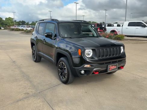 Used 2023 Jeep Renegade Trailhawk image 2