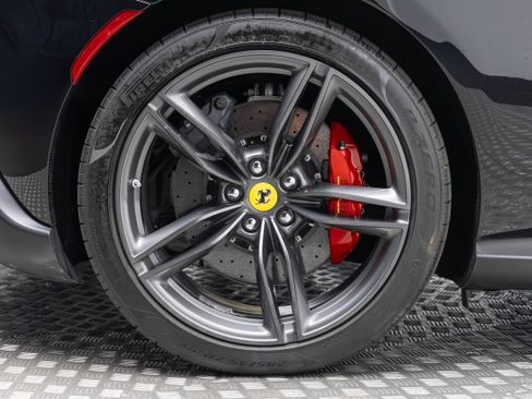 Used 2025 Ferrari Roma Spider RWD image 29