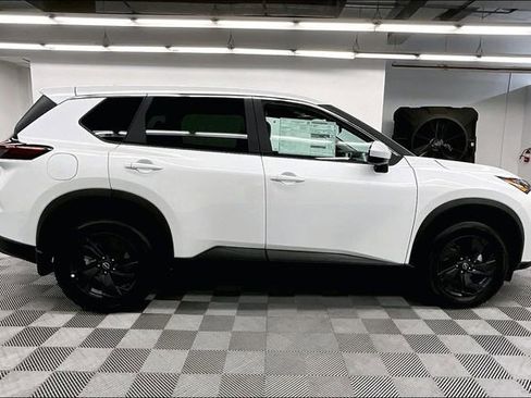 New 2026 Nissan Rogue SV FWD image 18