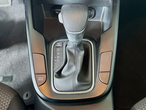 Used 2025 Kia Soul LX w/ LX Technology Package FWD image 25