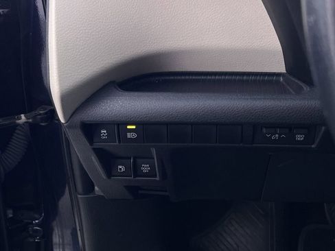 Used 2021 Toyota Sienna XLE image 30