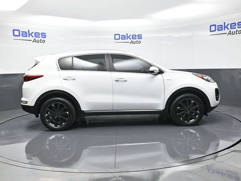 Used 2018 Kia Sportage EX w/ EX Sport Appearance Package image 9