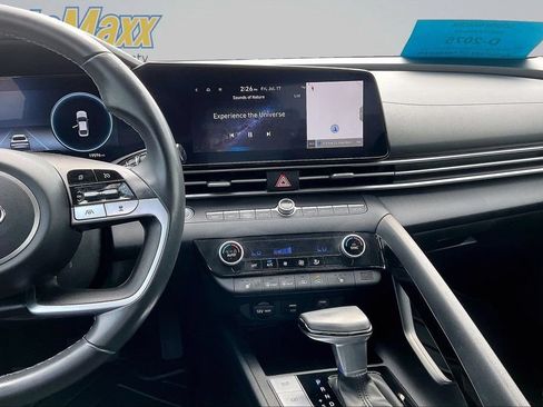 Used 2023 Hyundai Elantra SEL w/ Convenience Package FWD image 13