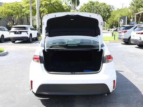 Used 2025 Toyota Corolla LE FWD image 7