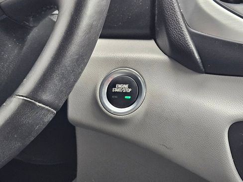 Used 2022 GMC Terrain SLT w/ Infotainment Package II FWD image 14