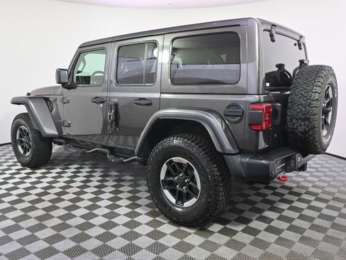 Used 2018 Jeep Wrangler Unlimited Rubicon AWD/4WD image 3