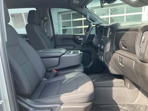 Used 2025 Chevrolet Silverado 1500 Custom image 18