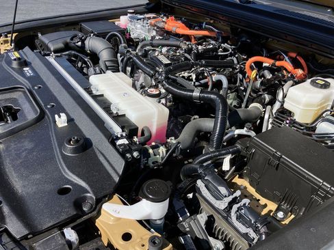 Certified 2024 Toyota Land Cruiser image 39