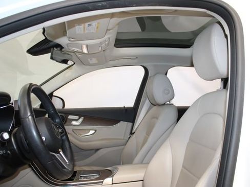 Used 2021 Mercedes-Benz GLC 300 4MATIC image 9