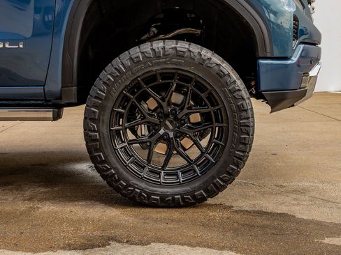 Used 2025 GMC Sierra 1500 Denali image 12