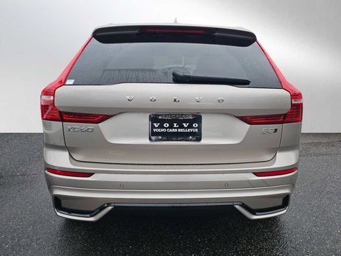 Certified 2025 Volvo XC60 B5 Plus image 4
