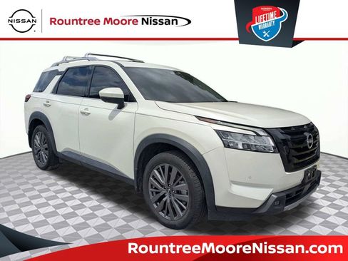 Used 2023 Nissan Pathfinder SL w/ SL Premium Package AWD/4WD image 1